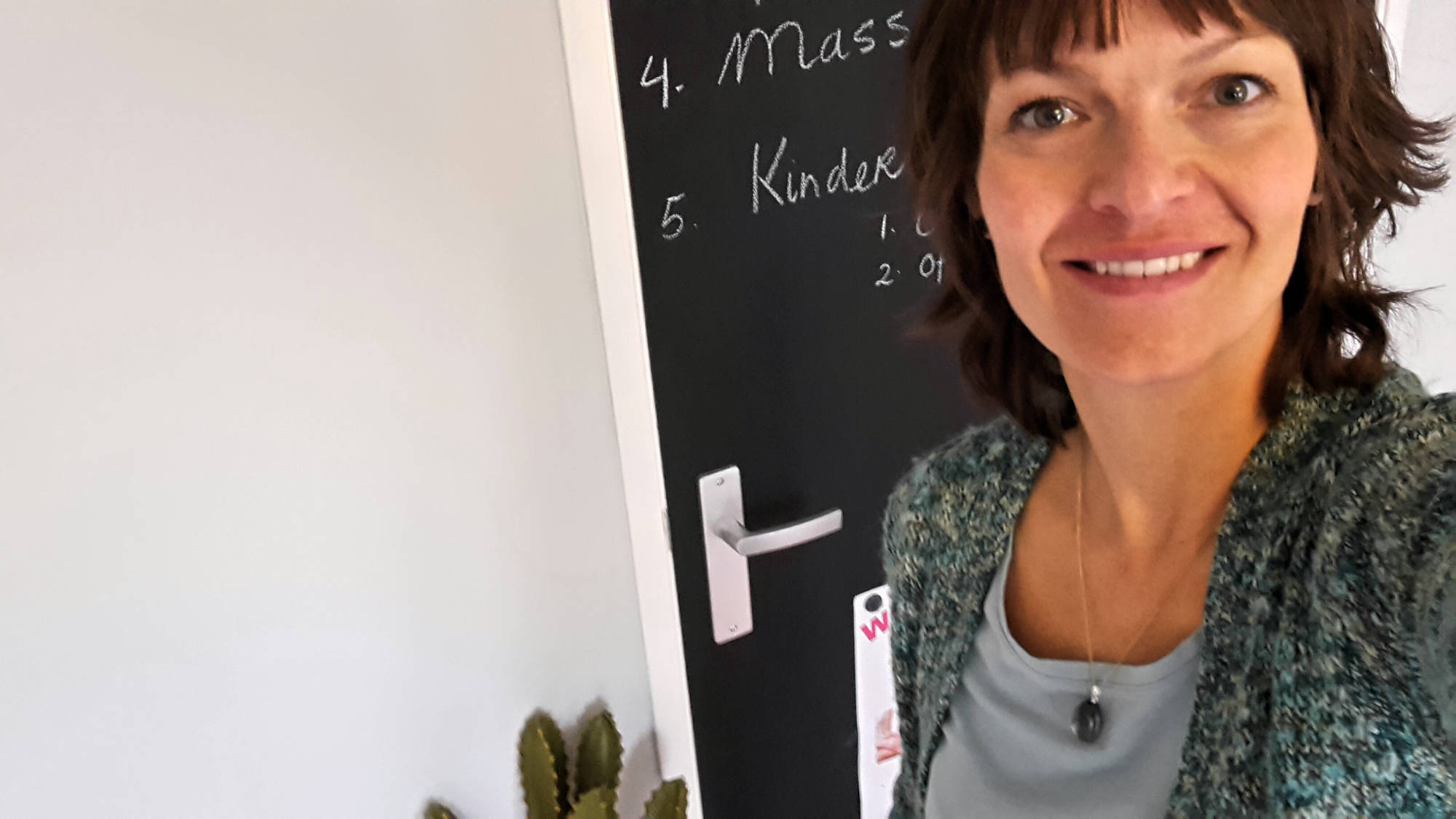 kindercoach, kindertherapeut, kinderpraktijk, hooggevoelig, hoogsensitief, overprikkeling, zintuigen, balans, kinderen, kinderbegeleiding, kindermassage, kindercoaching, kinderworkshops, kindermindfulness, RET, aarden, ademtherapie, leerproblemen, gedragsproblemen, slaapproblemen, psychosomatische klachten, buikpijn, tactiel, onderlinge kindermassage, touch, verbondenheid, veiligheid, emoties loslaten, aanraken< Sheila Haanstra-van Kan, kindercoach, kindertherapeut, massagetherapeut, balanstherapeut, integraal holistisch therapeut