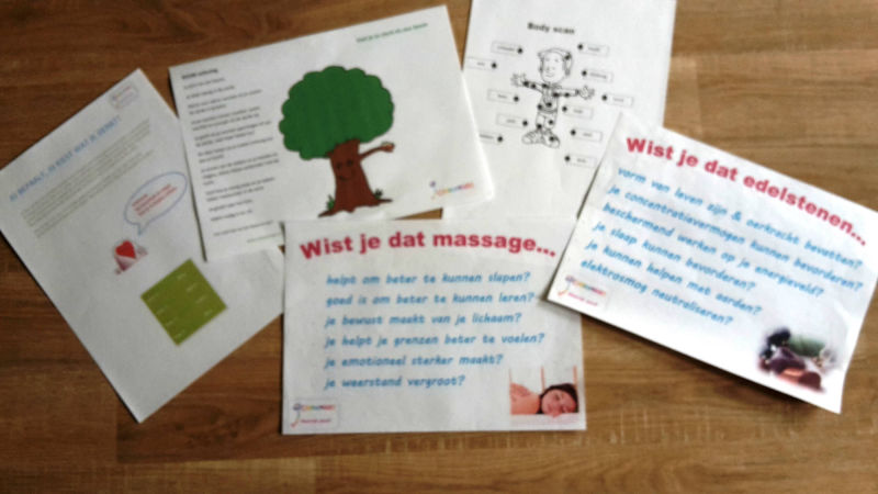  holistische begeleiding, sensorische balanstherapie, tactiel, onderlinge kindermassage, touch, verbondenheid, veiligheid, emoties loslaten, aanraken, harmoniserende kindermassage, kindermassage, massagetherapie, kindercoach Breda, massagetherapeut Breda, ontspanning, stress, stressreductie, overprikkeling, gevoelig kind, hsp, hooggevoelig, hoogsensitief, hsk, kindertherapie, balans, rust, slaapproblemen, concentratieproblemen